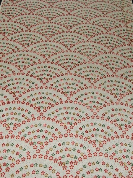 Photo1: 1S02z60 Japanese Kimono Silk  FABRIC Off-white Seigaiha, Flowers 46.5" (1)