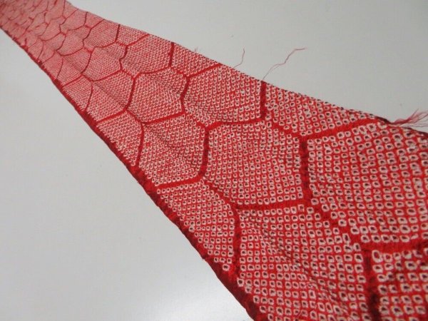 Photo1: 2K07z50  Japanese Kimono Silk SHIBORI FABRIC Kikko Red 81.1x6.3 (1)