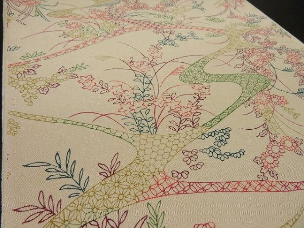 Photo2: C33z730 Japanese Kimono Silk BOLT FABRIC Light cream Flowers 472.4" (2)