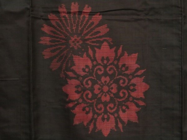 Photo6: 0930i09z630 Vintage Japanese Kimono Silk TSUMUGI Dark brown-black Flowers (6)