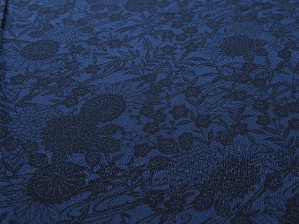 Photo2: 4B01z70 Japanese Kimono Crepe Silk  FABRIC Indigo Flowers 41.7" (2)