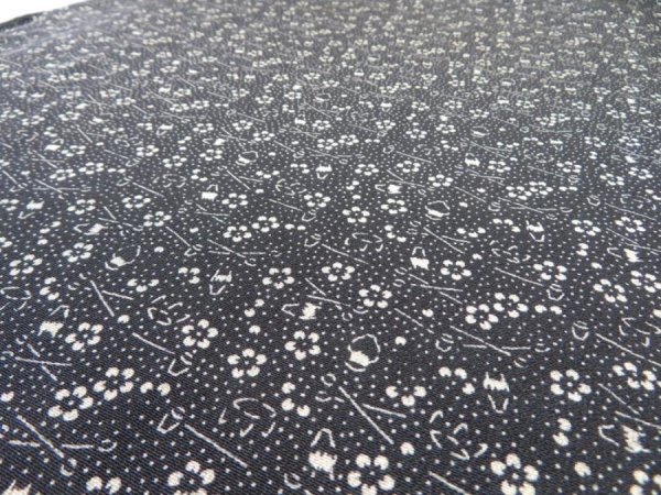 Photo4: 2M02z60  Japanese Kimono Silk  FABRIC Flower Black 38.6x13.8 (4)