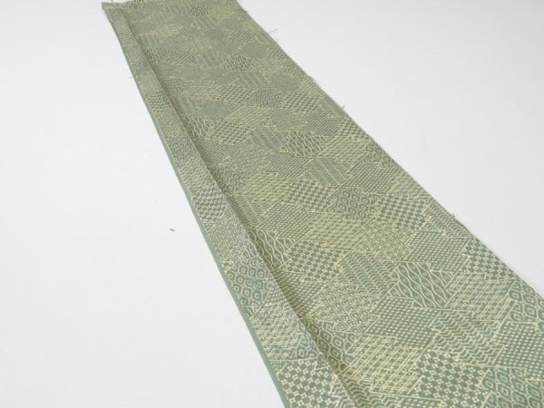 Photo3: 1G07z40  Japanese Kimono Silk  FABRIC Matsukawabishi Grass green 54.3x7.1 (3)