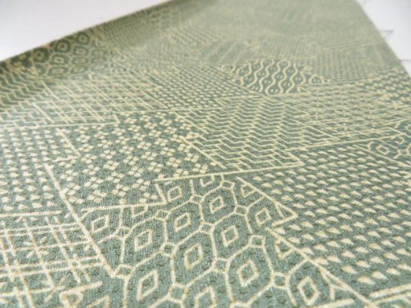 Photo4: 1G07z40  Japanese Kimono Silk  FABRIC Matsukawabishi Grass green 54.3x7.1 (4)