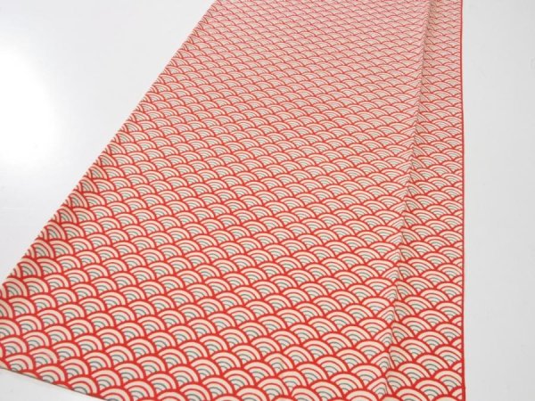 Photo2: 1I05z90  Japanese Kimono Silk  FABRIC Seigaiha Off-white 63.0x13.8 (2)