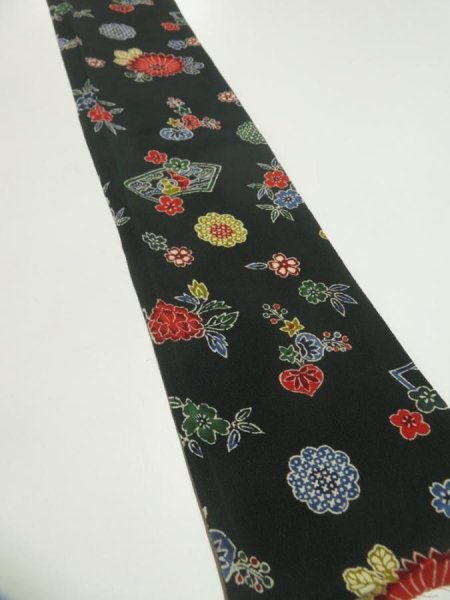 Photo2: 4J07z50  Japanese Kimono Crepe Silk  FABRIC Flowers Dark green 56.7x6.7 (2)