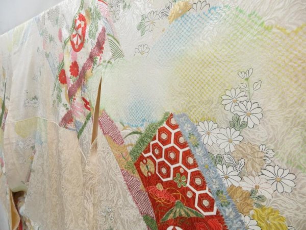 Photo2: 3611T02z980 Vintage Japanese Kimono Silk FURISODE Chrysanthemum Light peach (2)