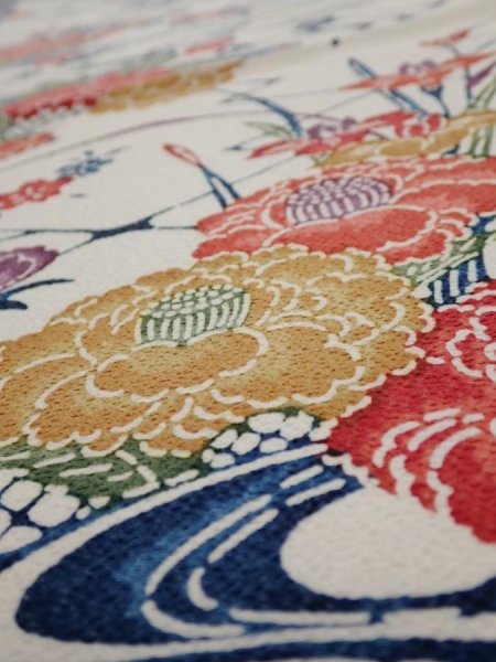 Photo4: 2L02z70  Japanese Kimono Silk  FABRIC Katazome Off-white 44.9x14.2 (4)