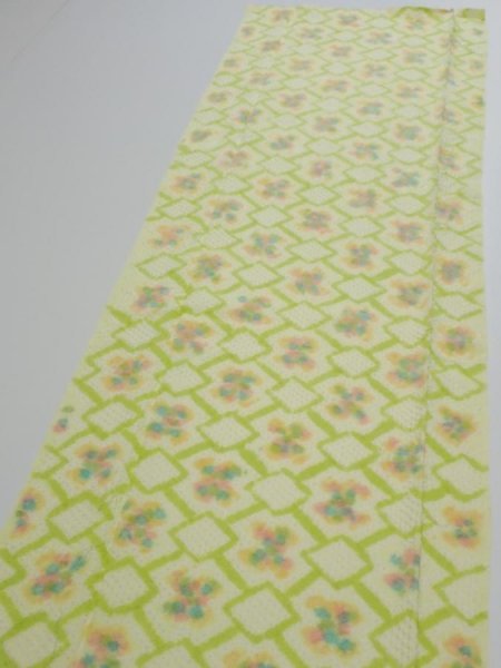 Photo3: 2T06z90  Japanese Kimono Silk SHIBORI FABRIC  Yellow green 64.6x14.2 (3)