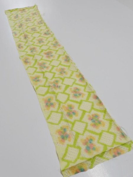 Photo5: 2T10z30  Japanese Kimono Silk SHIBORI FABRIC  Yellow green 35.4x7.1 (5)