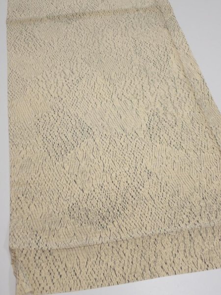Photo2: 2J02z70  Japanese Kimono Silk  FABRIC Shibori Light cream 42.5x14.4 (2)