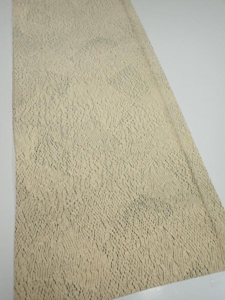 Photo2: 2J06z100  Japanese Kimono Silk  FABRIC Shibori Light cream 64.6x14.2 (2)