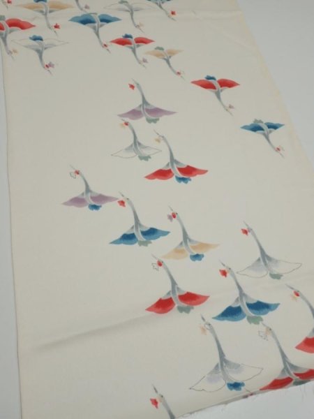 Photo2: 4i02z50  Japanese Kimono Silk  FABRIC Flying crane Off-white 39.4x14.6 (2)