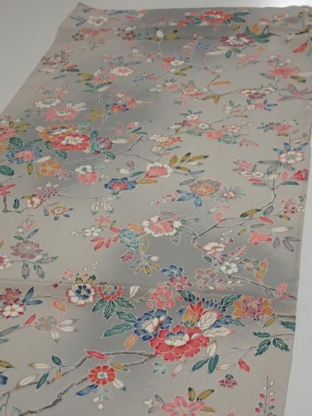 Photo3: 4D02z60  Japanese Kimono Silk  FABRIC Flowers Light gray 44.1x14.4 (3)