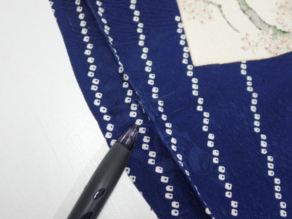 Photo8: 1W07z50  Japanese Kimono Silk  FABRIC Flowers Navy 59.8x7.3 (8)