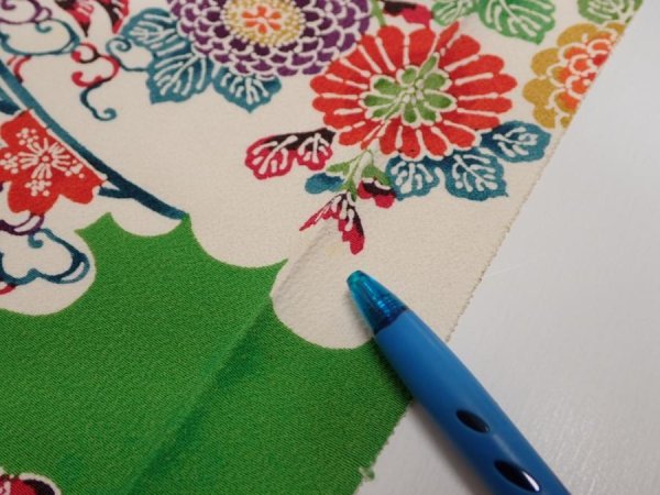 Photo6: 1V07z50  Japanese Kimono Crepe Silk  FABRIC Kyo-bingata Green 59.8x7.5 (6)