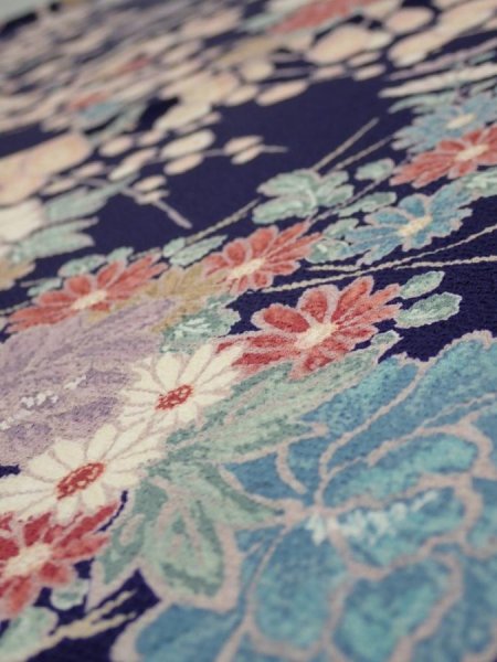 Photo4: 2E02z70  Japanese Kimono Crepe Silk  FABRIC Flowers Navy 40.9x13.8 (4)
