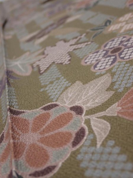 Photo4: 2H07z40  Japanese Kimono Silk  FABRIC Flowers Dark olive 55.1x7.1 (4)