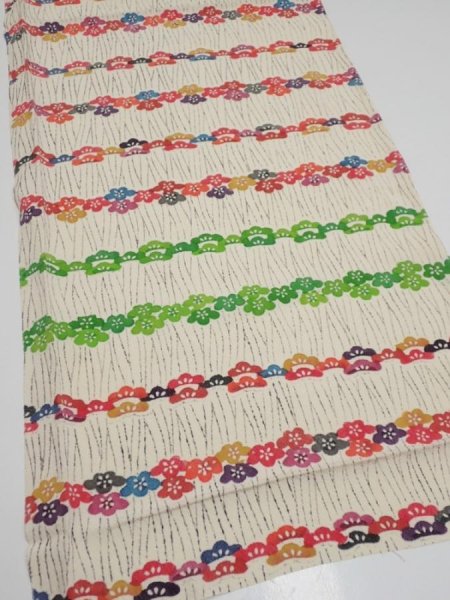 Photo2: 4B01z60  Japanese Kimono Silk  FABRIC Plum blossom Off-white 44.1x14.4 (2)