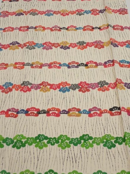 Photo1: 4B03z90  Japanese Kimono Silk  FABRIC Plum blossom Off-white 66.1x14.4 (1)