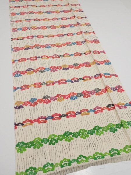 Photo2: 4B03z90  Japanese Kimono Silk  FABRIC Plum blossom Off-white 66.1x14.4 (2)