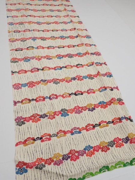 Photo2: 4B04z90  Japanese Kimono Silk  FABRIC Plum blossom Off-white 66.1x14.4 (2)