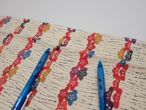 Photo6: 4B04z90  Japanese Kimono Silk  FABRIC Plum blossom Off-white 66.1x14.4 (6)