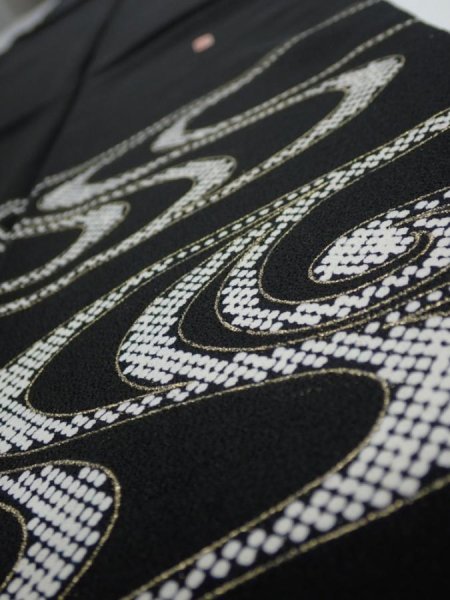 Photo2: 2U06z150  Japanese Kimono Silk  FABRIC Stream Black 62.2x18.1 (2)