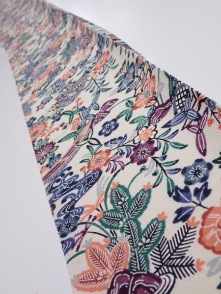 Photo1: 4B08z50  Japanese Kimono Silk  FABRIC Flowers Smoky white 57.9x7.3 (1)