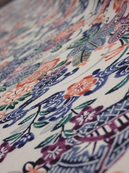 Photo4: 4B08z50  Japanese Kimono Silk  FABRIC Flowers Smoky white 57.9x7.3 (4)