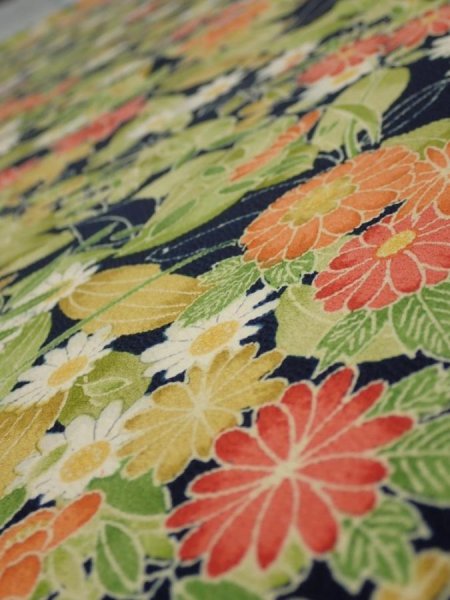 Photo4: 1K02z60  Japanese Kimono Silk  FABRIC Flowers Dark navy 42.1x14.2 (4)