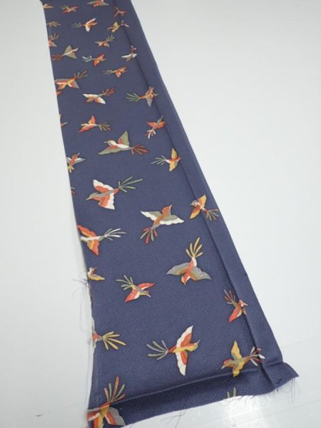 Photo2: 1K07z40  Japanese Kimono Silk  FABRIC Bird Navy-Gray 59.8x7.5 (2)