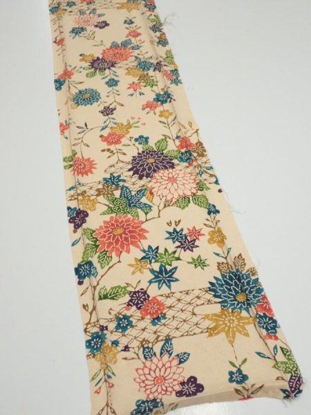 Photo2: 2Q07z50  Japanese Kimono Silk  FABRIC Flowers Light brown 59.8x7.7 (2)