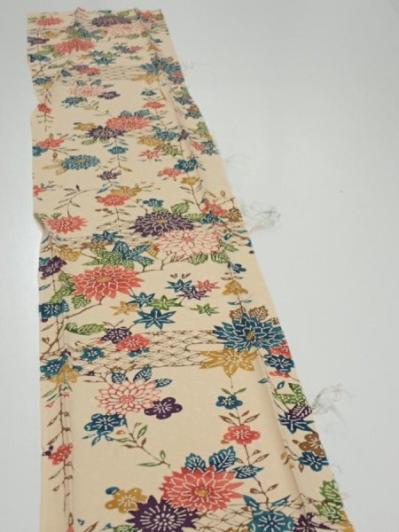 Photo3: 2Q07z50  Japanese Kimono Silk  FABRIC Flowers Light brown 59.8x7.7 (3)