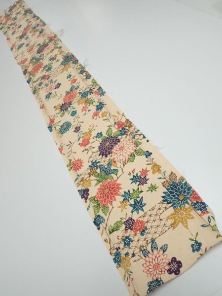 Photo5: 2Q07z50  Japanese Kimono Silk  FABRIC Flowers Light brown 59.8x7.7 (5)