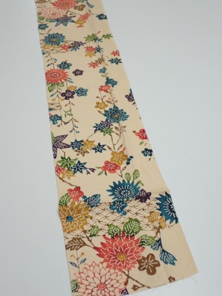 Photo2: 2Q09z50  Japanese Kimono Silk  FABRIC Flowers Light brown 82.3x6.5 (2)