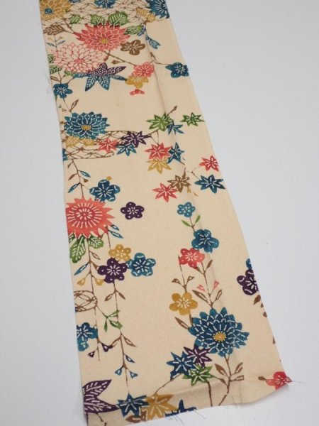 Photo2: 2Q10z30  Japanese Kimono Silk  FABRIC Flowers Light brown 37.4x6.5 (2)