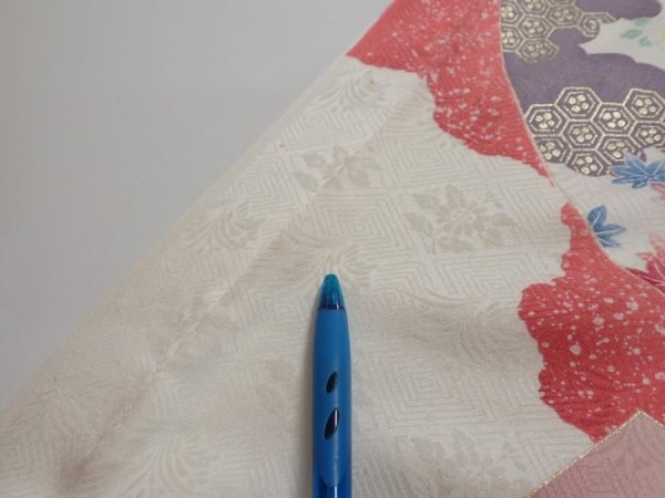 Photo9: 2S01z120  Japanese Kimono Silk  FABRIC Flowers Off-white 86.6x15.7 (9)