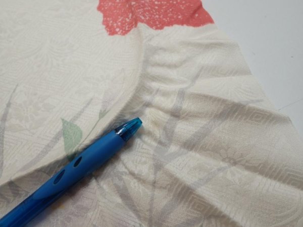 Photo6: 2S02z120  Japanese Kimono Silk  FABRIC Flowers Off-white 86.6x15.7 (6)