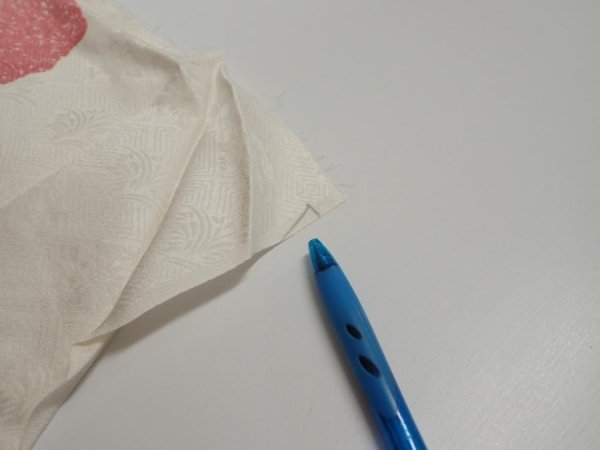 Photo7: 2S06z100  Japanese Kimono Silk  FABRIC Flowers Off-white 70.9x15.7 (7)