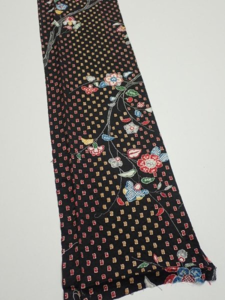Photo2: 2S08z50  Japanese Kimono Silk  FABRIC Flower Black 56.7x7.5 (2)