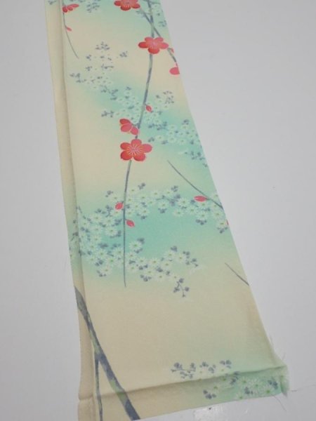 Photo2: 4F07z40  Japanese Kimono Silk  FABRIC Plum branch Light cream 56.3x6.9 (2)