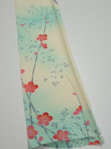 Photo2: 4F08z40  Japanese Kimono Silk  FABRIC Plum branch Light cream 55.9x7.1 (2)