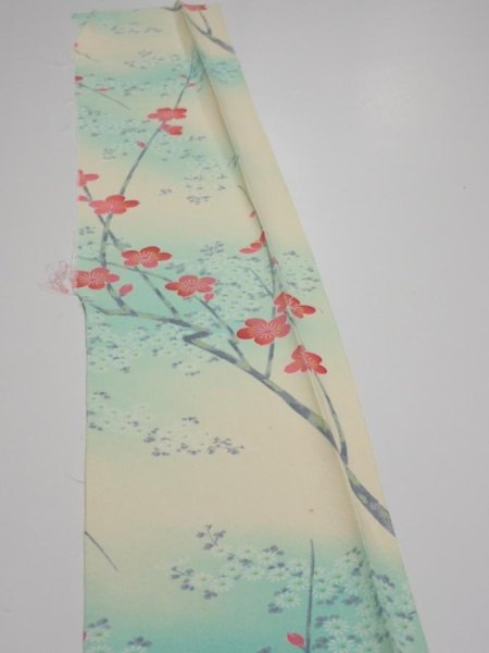 Photo3: 4F08z40  Japanese Kimono Silk  FABRIC Plum branch Light cream 55.9x7.1 (3)
