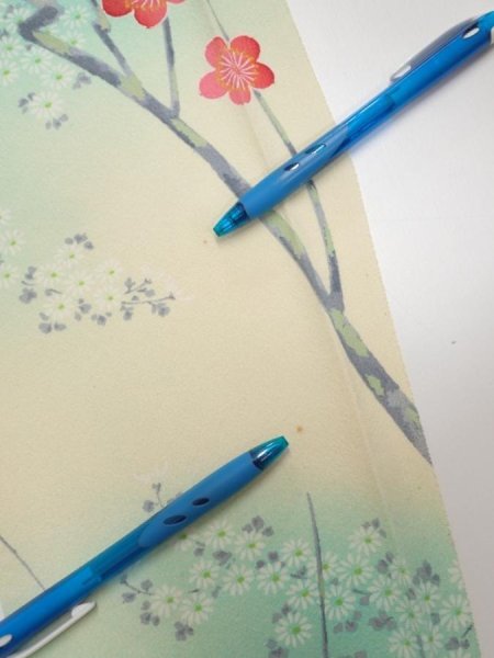 Photo6: 4F08z40  Japanese Kimono Silk  FABRIC Plum branch Light cream 55.9x7.1 (6)