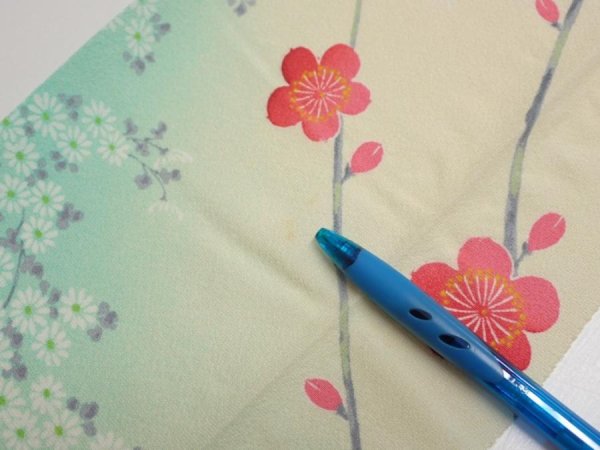 Photo7: 4F09z50  Japanese Kimono Silk  FABRIC Plum branch Light cream 79.5x6.9 (7)