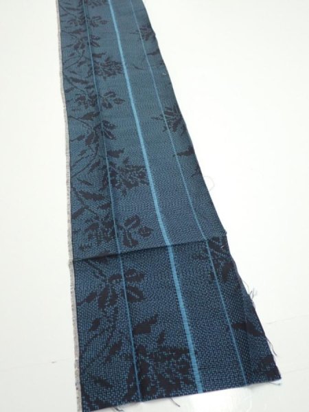 Photo2: 4G09z50  Japanese Kimono Silk TSUMUGI FABRIC Flower Light blue 85.0x7.3 (2)