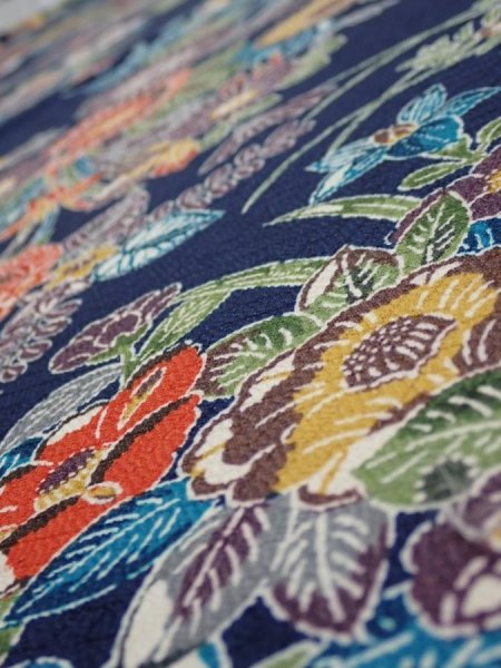 Photo4: 4D01z60  Japanese Kimono Silk  FABRIC Flowers Dark navy 44.9x14.8 (4)