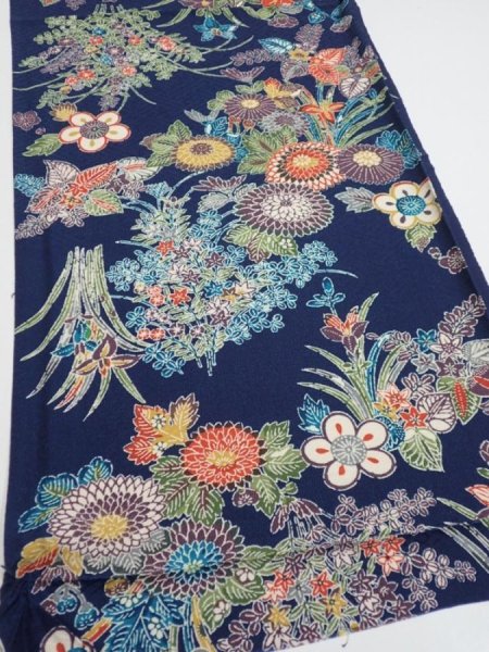 Photo2: 4D02z60  Japanese Kimono Silk  FABRIC Flowers Dark navy 44.9x14.8 (2)