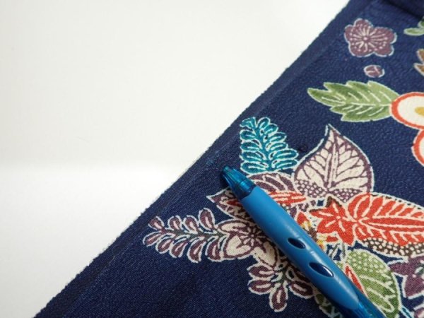 Photo6: 4D02z60  Japanese Kimono Silk  FABRIC Flowers Dark navy 44.9x14.8 (6)